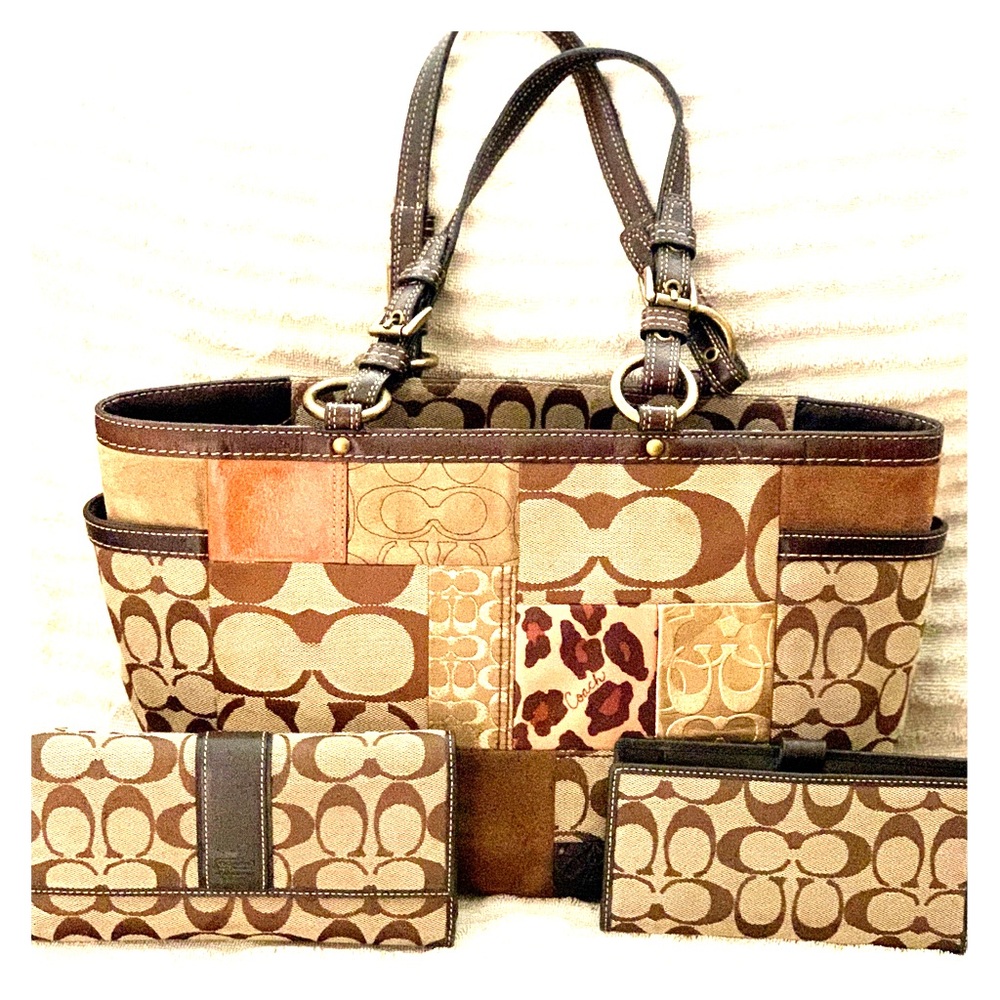 Coach Signature Large Tote w/ Wallet and Checkbook